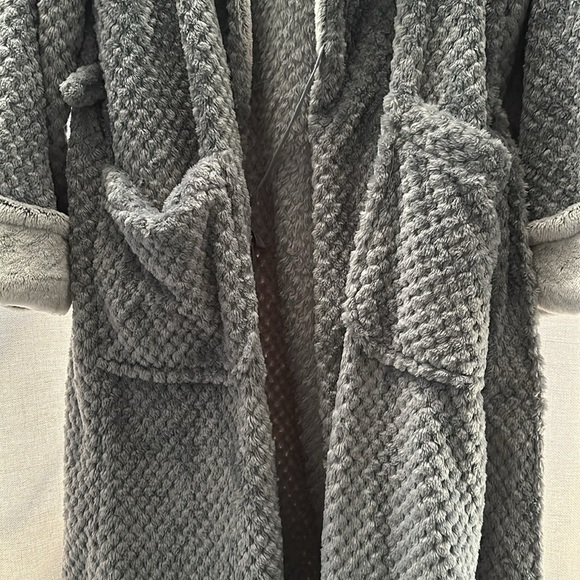 NWT soft robe 👘 - Picture 5 of 5
